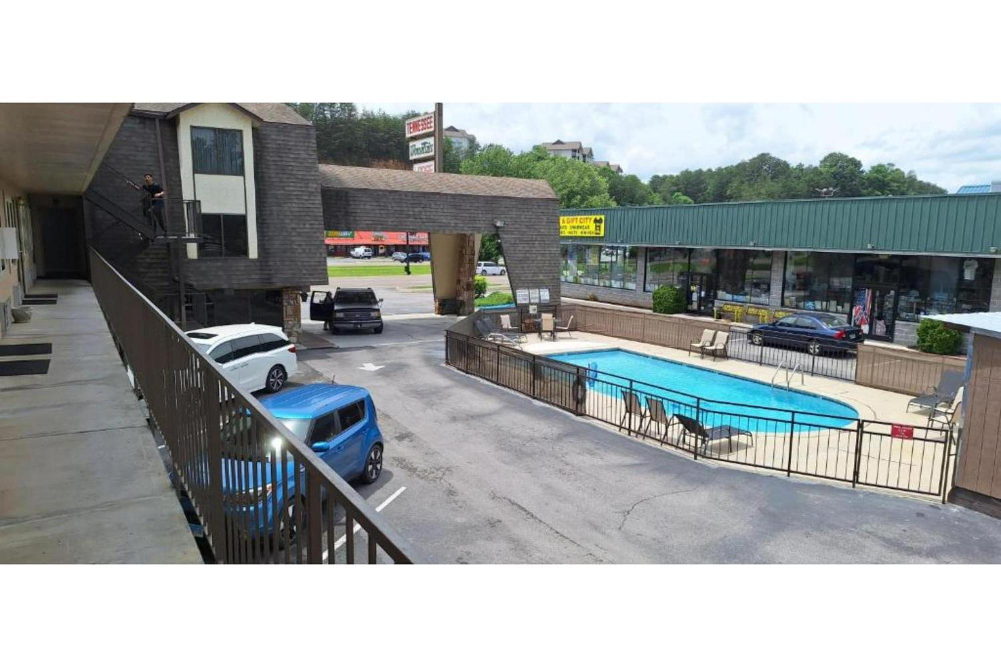 Pigeon Forge River Side Hotel By OYO Eksteriør billede