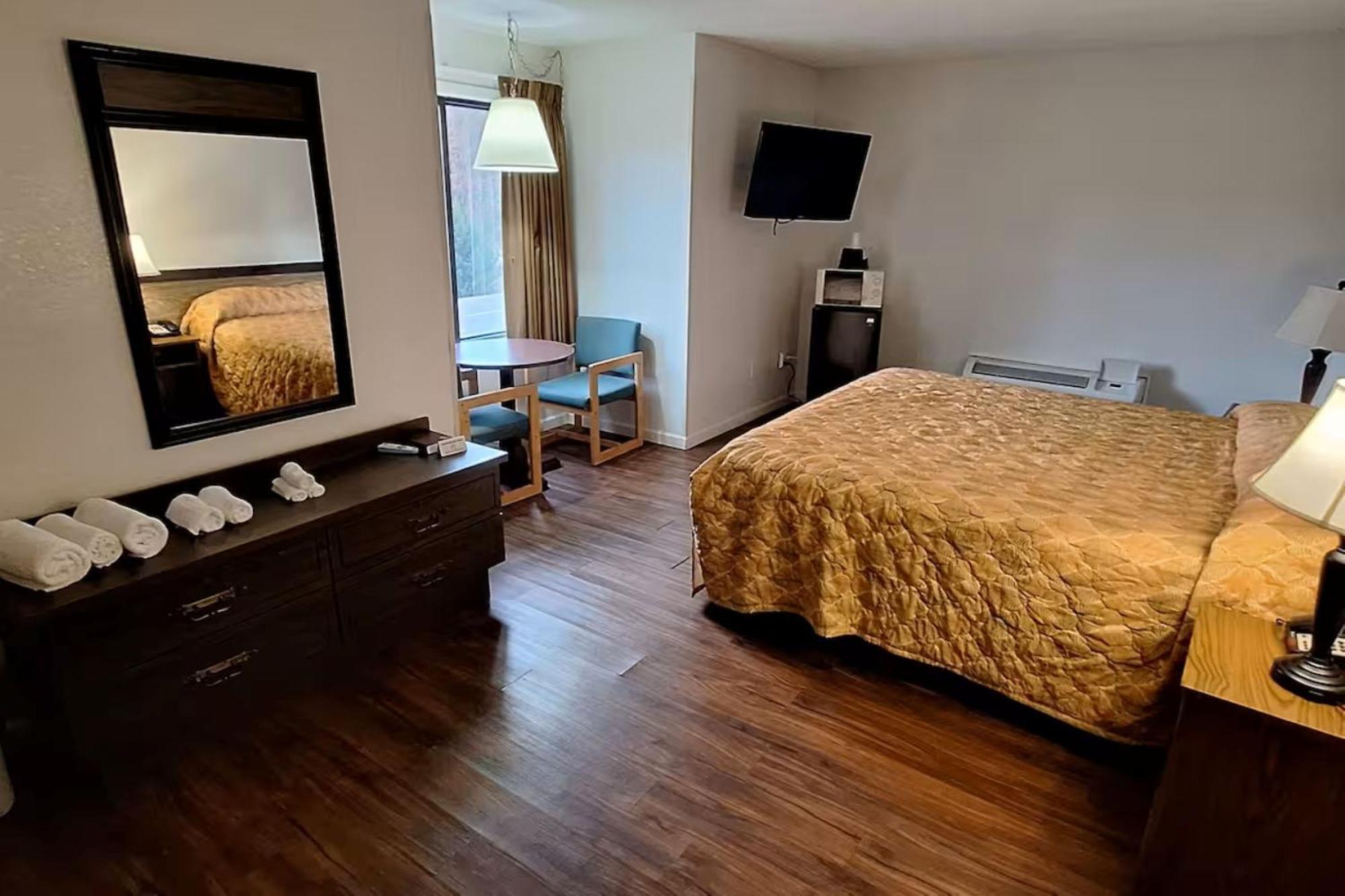 Pigeon Forge River Side Hotel By OYO Eksteriør billede